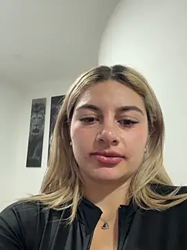 AtheneaRossi online show from 02/17/26, 12:07