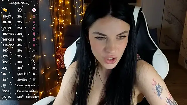 Mary   Moore online show from 12/02/24, 08:09