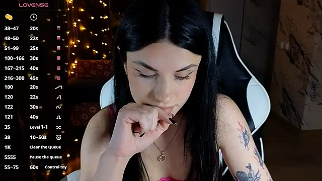 Mary   Moore online show from 12/07/24, 12:13