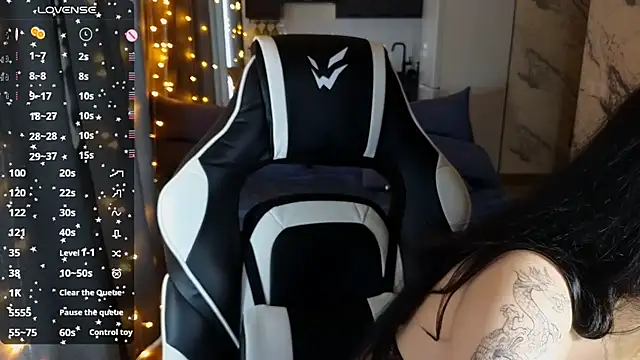 Mary   Moore online show from 02/04/25, 03:54