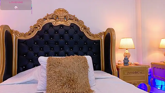 AdelinaVans online show from 02/24/26, 11:41