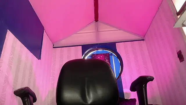 Snapshot of vitoria23_ chatting on 06/09/26, 02:39 vitoria23 online show from 06/09/26, 02:39
