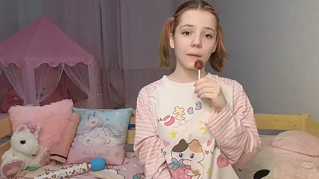 PrincessLittleKiki online show from 02/16/26, 04:58