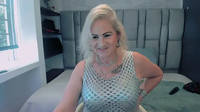 Snapshot of ScarletHoot_ chatting on 02/07/26, 07:28 ScarletHoot online show from 02/07/26, 07:28