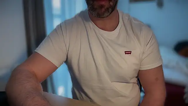 Snapshot of Mr_Beef chatting on 01/11/26, 01:27 Mr Beef online show from 01/11/26, 01:27