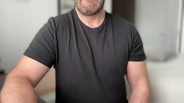 Snapshot of Mr_Beef chatting on 02/16/26, 11:06 Mr Beef online show from 02/16/26, 11:06