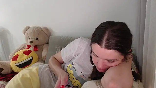  JustmeHere  online show from 11/18/25, 07:40