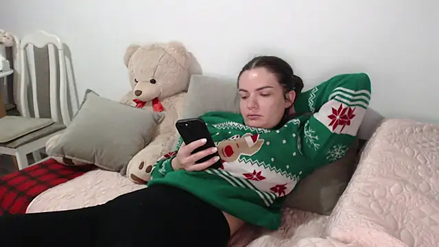  JustmeHere  online show from 12/15/25, 10:25