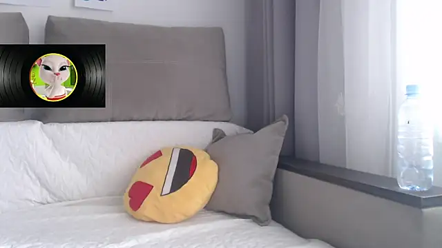  JustmeHere  online show from 02/02/26, 09:41