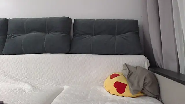  JustmeHere  online show from 05/01/26, 06:45