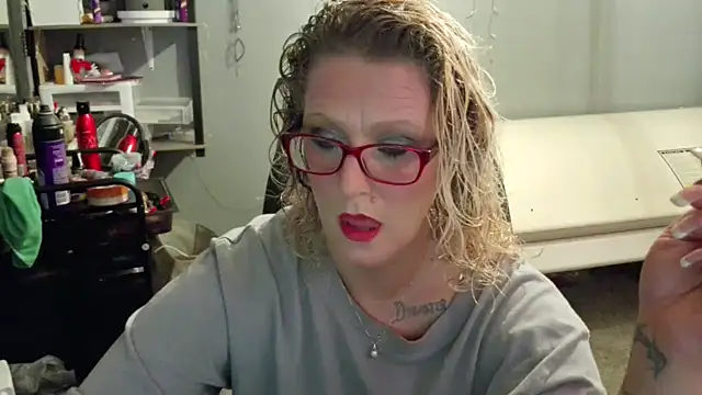 Snapshot of Lisalovely6981 chatting on 02/10/25, 11:36 Lisalovely6981 online show from 02/10/25, 11:36