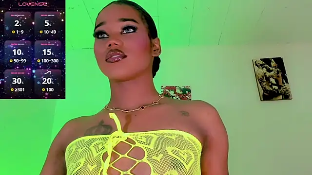 naomy  xx online show from 10/22/25, 03:07