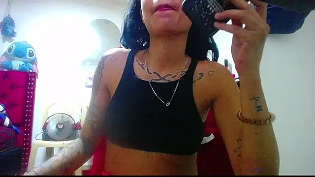 Snapshot of harry_lia_ chatting on 11/12/25, 09:36 harry lia online show from 11/12/25, 09:36