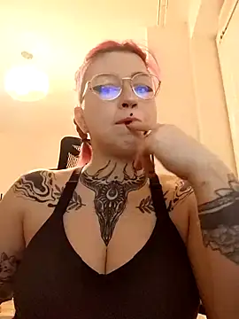 divine eve online show from 02/28/25, 04:10