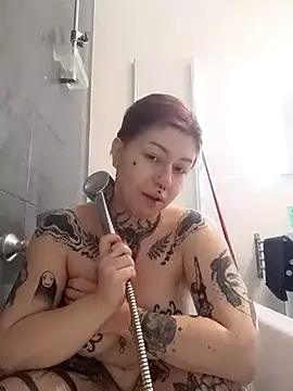 divine eve online show from 11/19/25, 04:18