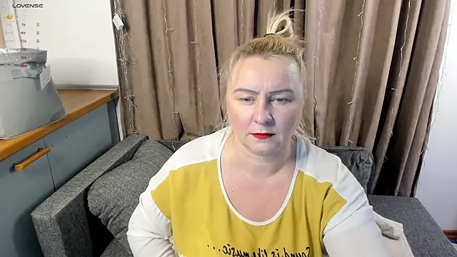 Snapshot of mira_robinsonnn chatting on 01/17/25, 02:39 mira robinsonnn online show from 01/17/25, 02:39