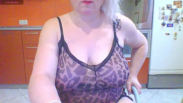 mira robinsonnn online show from 02/17/26, 02:08