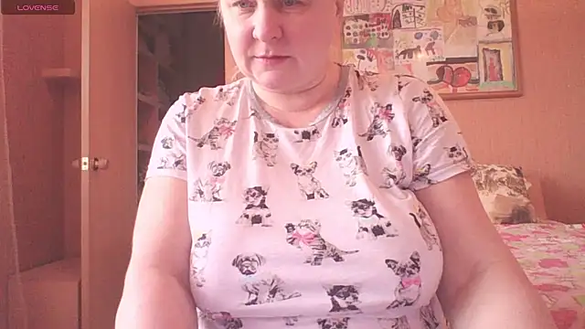 Snapshot of mira_robinsonnn chatting on 04/01/26, 01:39 mira robinsonnn online show from 04/01/26, 01:39