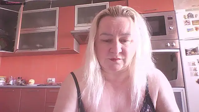 Snapshot of mira_robinsonnn chatting on 04/09/26, 05:18 mira robinsonnn online show from 04/09/26, 05:18