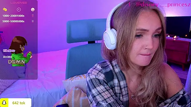 Snapshot of PrincessVS chatting on 02/22/26, 11:42 PrincessVS online show from 02/22/26, 11:42