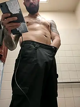 Snapshot of AceSpinning_DJ chatting on 02/21/25, 07:10 AceSpinning DJ online show from 02/21/25, 07:10