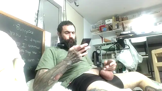 Snapshot of AceSpinning_DJ chatting on 10/14/25, 11:55 AceSpinning DJ online show from 10/14/25, 11:55