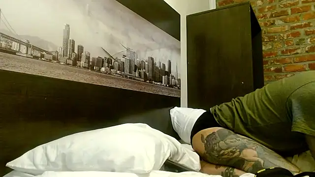 Snapshot of AceSpinning_DJ chatting on 01/12/26, 04:01 AceSpinning DJ online show from 01/12/26, 04:01