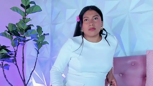 Snapshot of LinnaGardenia chatting on 02/01/25, 05:16 LinnaGardenia online show from 02/01/25, 05:16