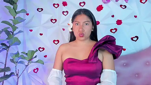 Snapshot of LinnaGardenia chatting on 02/21/25, 01:55 LinnaGardenia online show from 02/21/25, 01:55