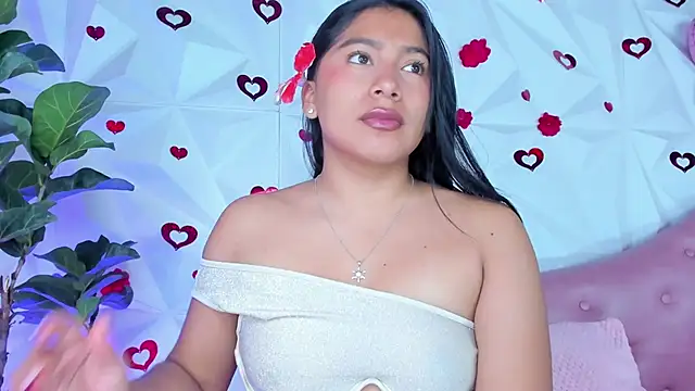 Snapshot of LinnaGardenia chatting on 03/19/25, 02:13 LinnaGardenia online show from 03/19/25, 02:13