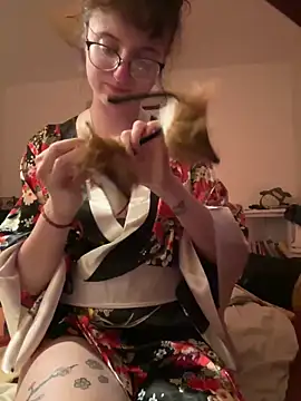 Snapshot of _foxygirl_ chatting on 01/31/25, 06:03  foxygirl  online show from 01/31/25, 06:03