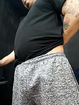 Snapshot of DickMasterfindom chatting on 01/17/26, 05:12 DickMasterfindom online show from 01/17/26, 05:12