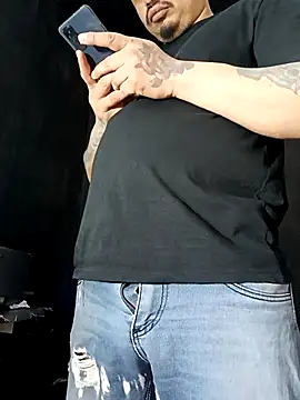 Snapshot of DickMasterfindom chatting on 01/18/26, 04:38 DickMasterfindom online show from 01/18/26, 04:38