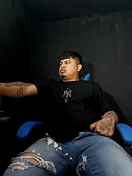 Snapshot of DickMasterfindom chatting on 02/03/26, 07:24 DickMasterfindom online show from 02/03/26, 07:24