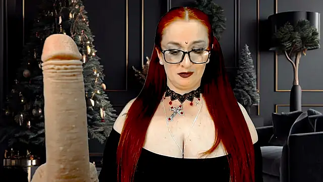 Snapshot of helenas_fantasy chatting on 12/19/24, 01:07 helenas fantasy online show from 12/19/24, 01:07