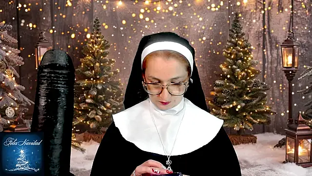Snapshot of helenas_fantasy chatting on 12/24/24, 07:55 helenas fantasy online show from 12/24/24, 07:55