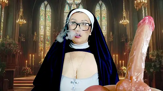 Snapshot of helenas_fantasy chatting on 09/14/25, 04:00 helenas fantasy online show from 09/14/25, 04:00