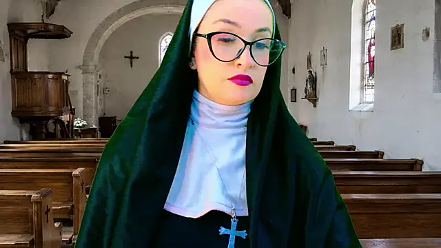 helenas fantasy online show from 06/28/26, 02:17