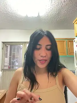 Snapshot of LunaAurora3 chatting on 12/01/24, 11:47 LunaAurora3 online show from 12/01/24, 11:47