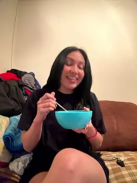 Snapshot of LunaAurora3 chatting on 01/14/26, 03:23 LunaAurora3 online show from 01/14/26, 03:23