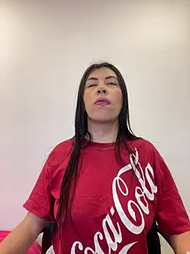 Snapshot of Alanna_atm_ chatting on 03/17/26, 08:28 Alanna atm online show from 03/17/26, 08:28