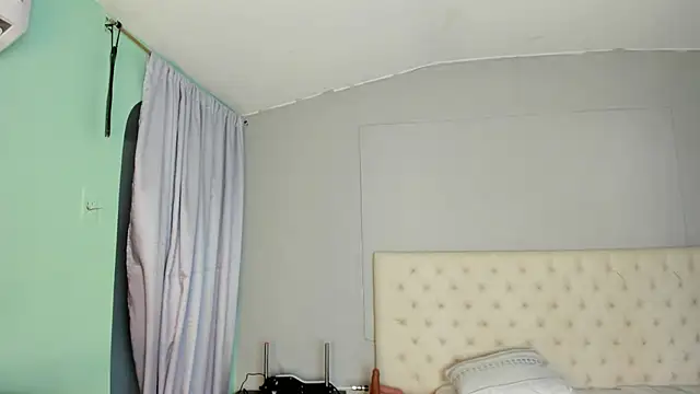 nami sam01 online show from 10/08/25, 12:58