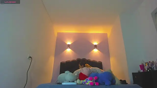 Sofia Clauss  online show from 03/16/26, 04:18