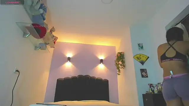 Sofia Clauss  online show from 06/19/26, 04:50