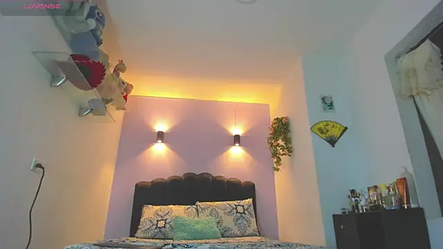 Sofia Clauss  online show from 06/29/26, 10:15