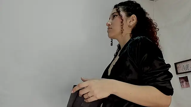 Snapshot of gabriela_duarte1 chatting on 02/02/25, 11:30 gabriela duarte1 online show from 02/02/25, 11:30