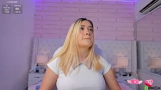 Snapshot of Yaaky_ chatting on 12/13/24, 01:26 Yaaky online show from 12/13/24, 01:26