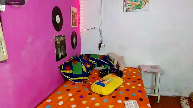 sensitive brunette online show from 01/04/25, 10:13