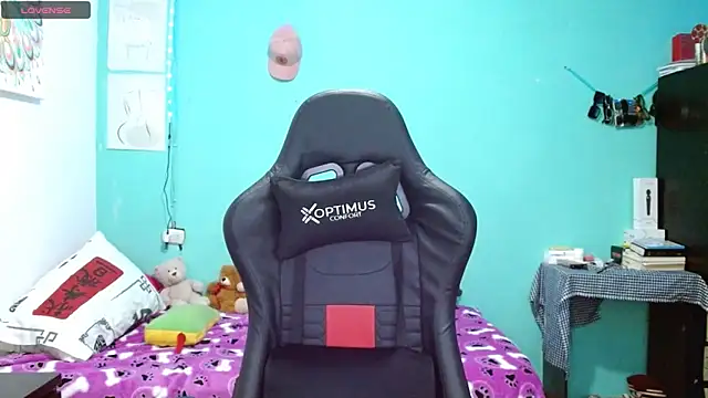 Snapshot of sensitive_brunette chatting on 02/27/26, 01:49 sensitive brunette online show from 02/27/26, 01:49