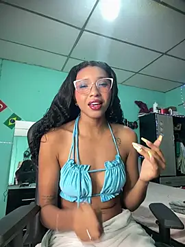Snapshot of sensitive_brunette chatting on 07/12/26, 02:02 sensitive brunette online show from 07/12/26, 02:02